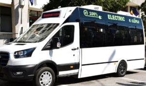 microbuz electric elevi