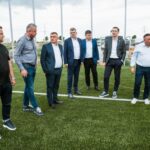 Academie de fotbal la Buzău. Ciolacu a vizitat Baza sportivă care se construiește pe drumul spre Vernești