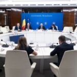 DIALOG STRATEGIC | Premierul Ilie Bolojan s-a întâlnit la Palatul Victoria cu o delegație de investitori străini și reprezentanți ai J.P. Morgan